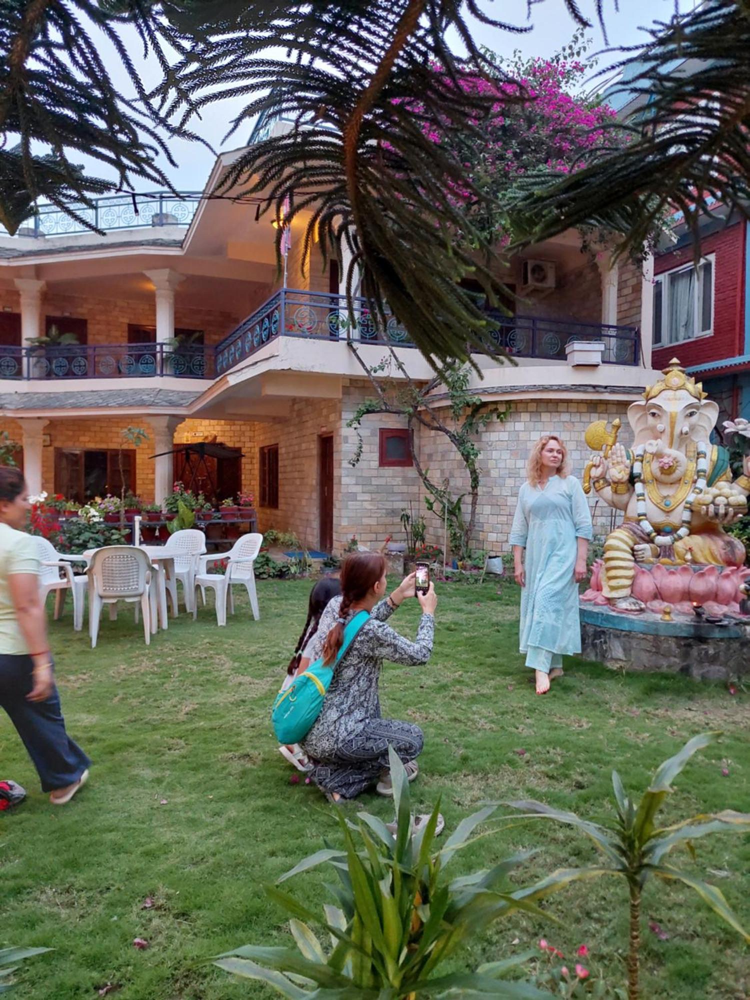 Blue Planet Lodge & Restaurant Pokhara Dış mekan fotoğraf