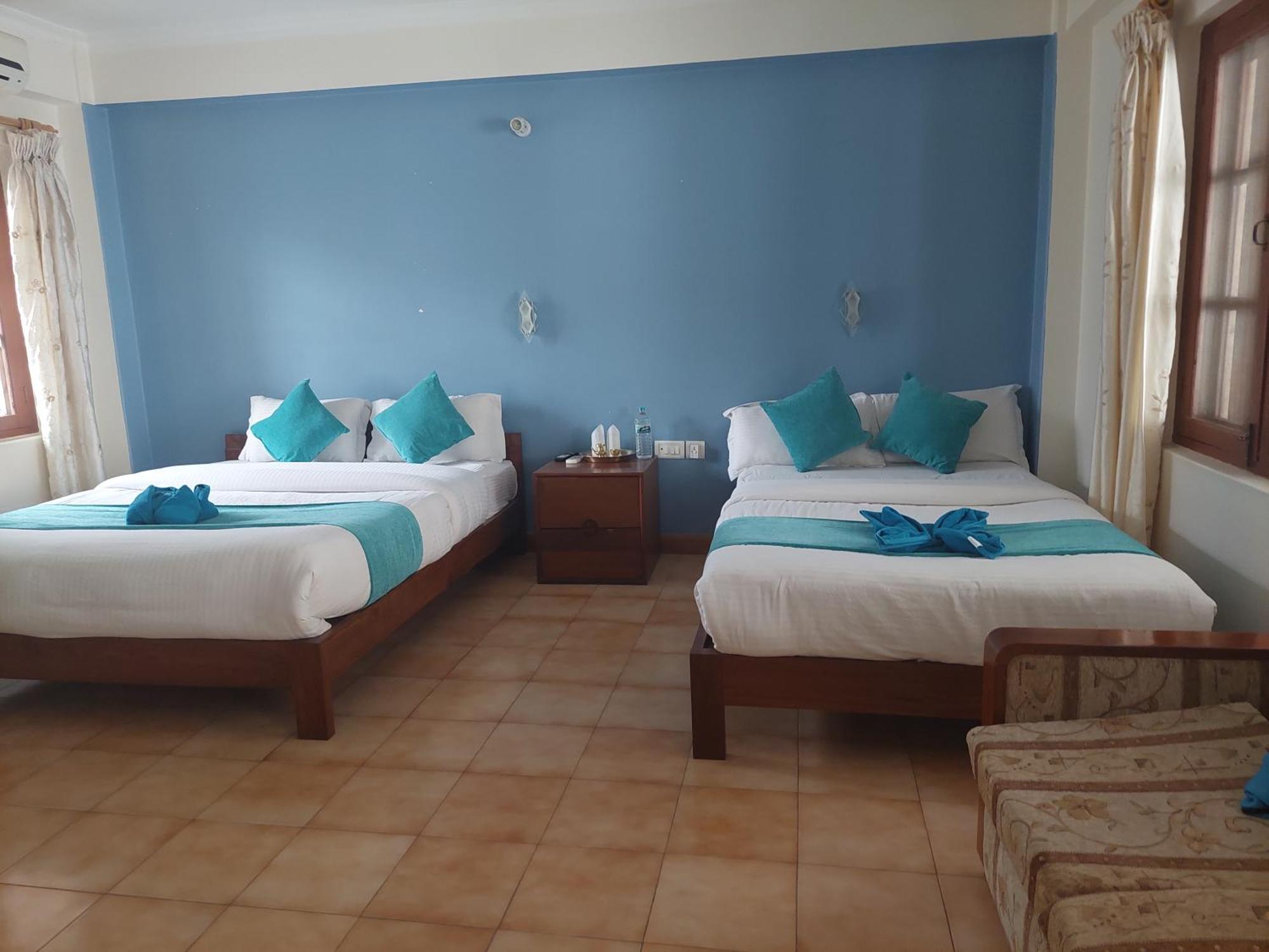 Blue Planet Lodge & Restaurant Pokhara Dış mekan fotoğraf