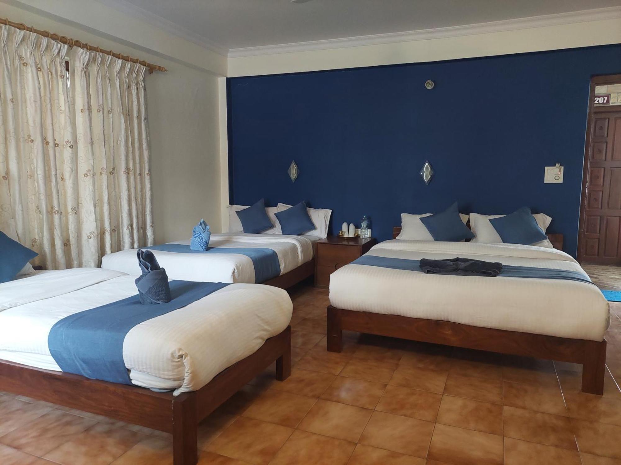 Blue Planet Lodge & Restaurant Pokhara Dış mekan fotoğraf