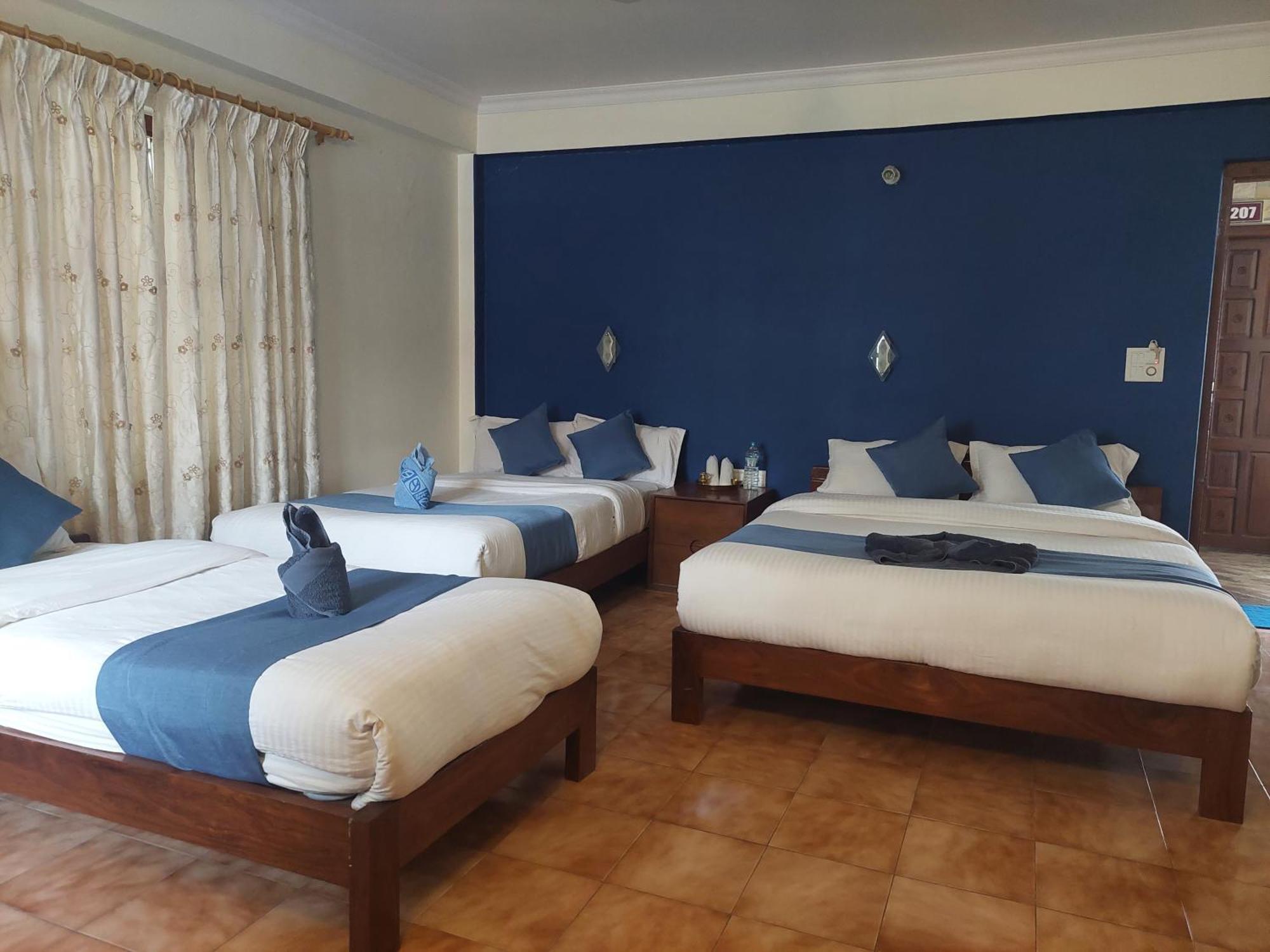 Blue Planet Lodge & Restaurant Pokhara Dış mekan fotoğraf
