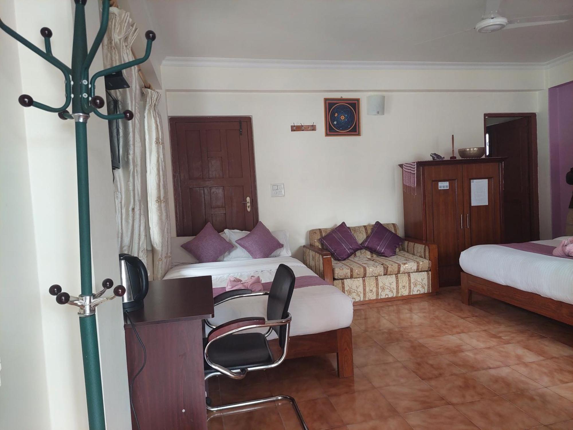 Blue Planet Lodge & Restaurant Pokhara Dış mekan fotoğraf