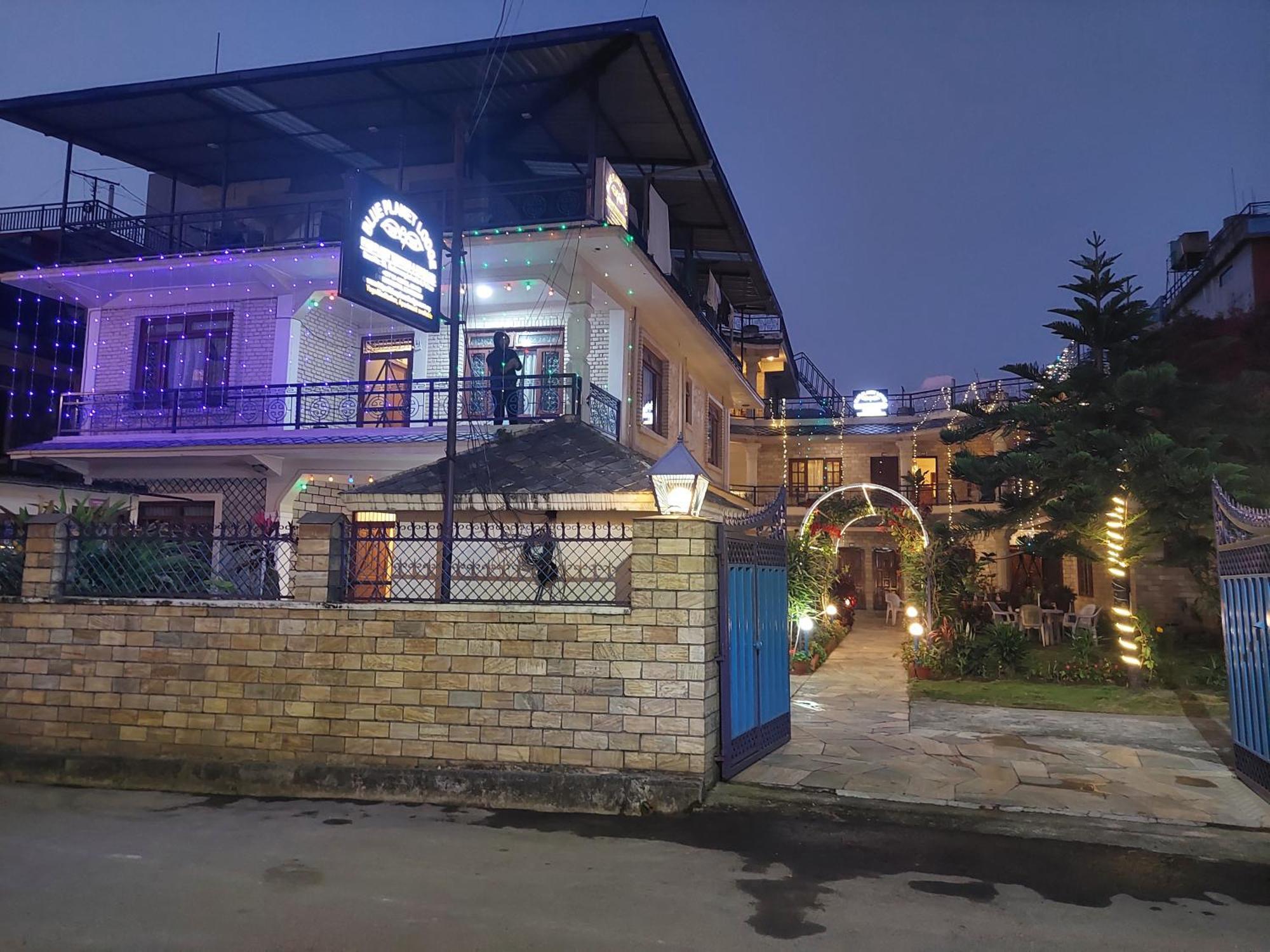 Blue Planet Lodge & Restaurant Pokhara Dış mekan fotoğraf